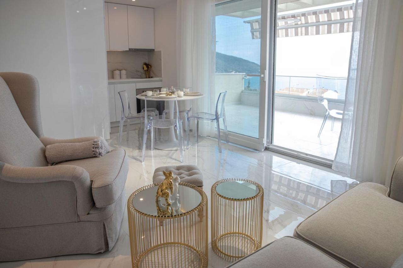 Dk Luxury Suite Néa Péramos 外观 照片